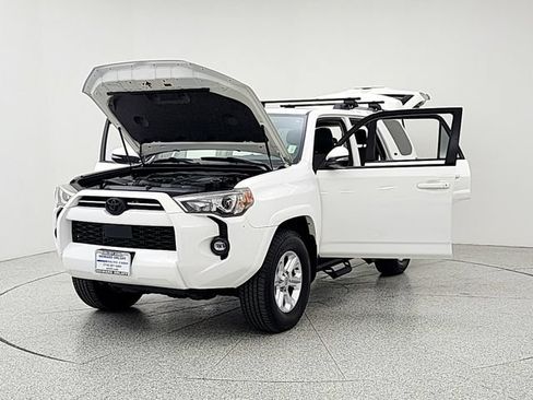 Used 2021 Toyota 4Runner SR5 Premium w/ Moonroof Package AWD/4WD image 9