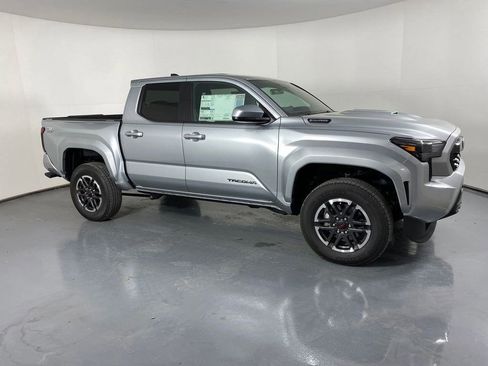 New 2025 Toyota Tacoma TRD Sport image 3