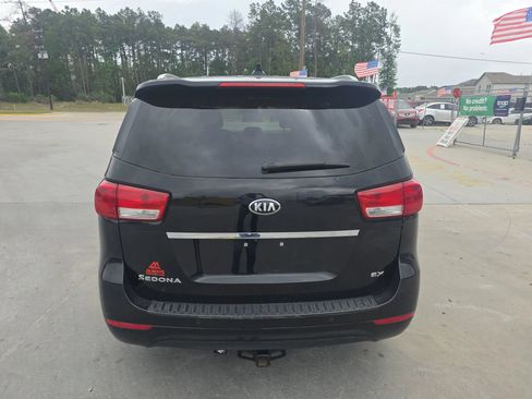 Used 2017 Kia Sedona EX FWD image 14