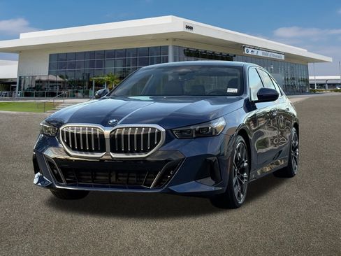 New 2026 BMW 530i xDrive w/ M Sport Package image 4
