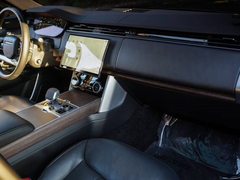 Used 2023 Land Rover Range Rover Long Wheelbase SE image 21