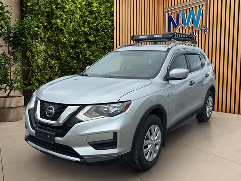 Used 2018 Nissan Rogue S image 3