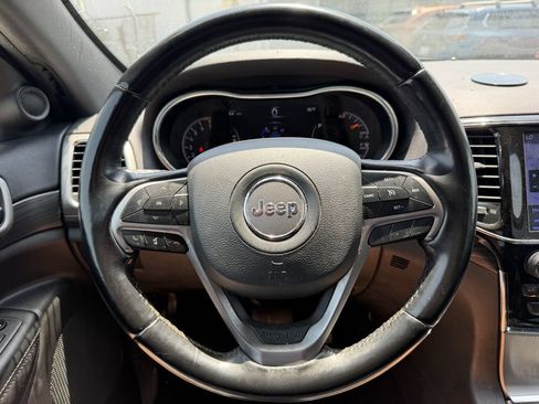 Used 2021 Jeep Grand Cherokee Laredo X RWD image 15