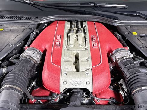 Used 2021 Ferrari 812 GTS RWD image 5