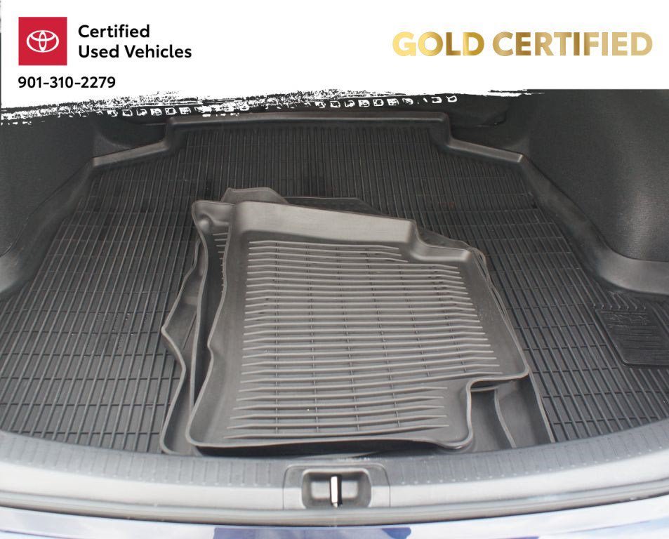 Used 2025 Toyota Corolla LE FWD image 14