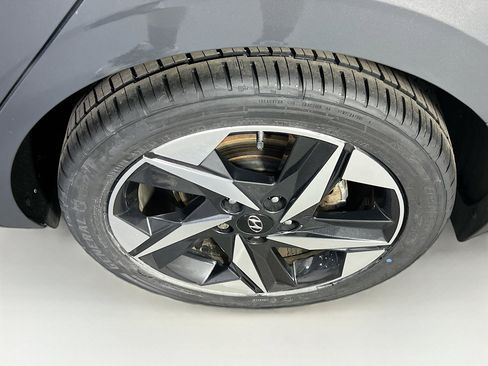 Used 2023 Hyundai Elantra SEL w/ Convenience Package image 30