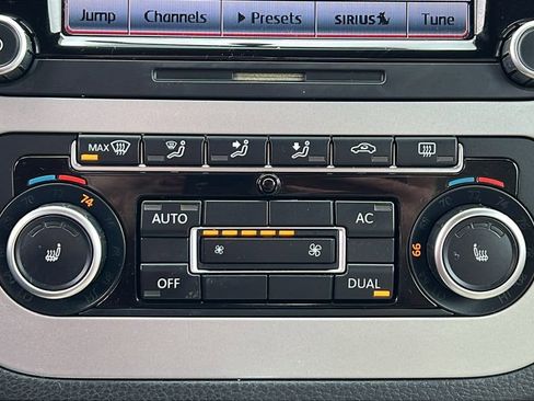 Used 2012 Volkswagen Eos Komfort FWD image 25