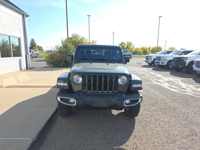 Used 2023 Jeep Gladiator Sport AWD/4WD image 2