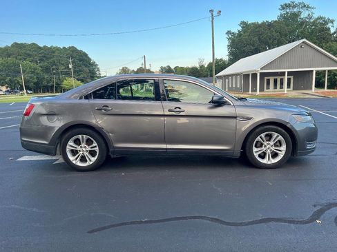 Used 2013 Ford Taurus SEL image 9