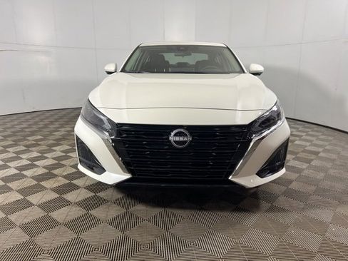 New 2025 Nissan Altima 2.5 SL image 2