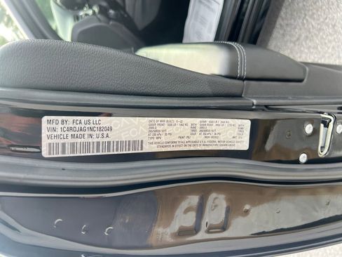 Used 2022 Dodge Durango SXT w/ Blacktop Package image 29