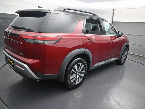 Used 2022 Nissan Pathfinder SL image 13