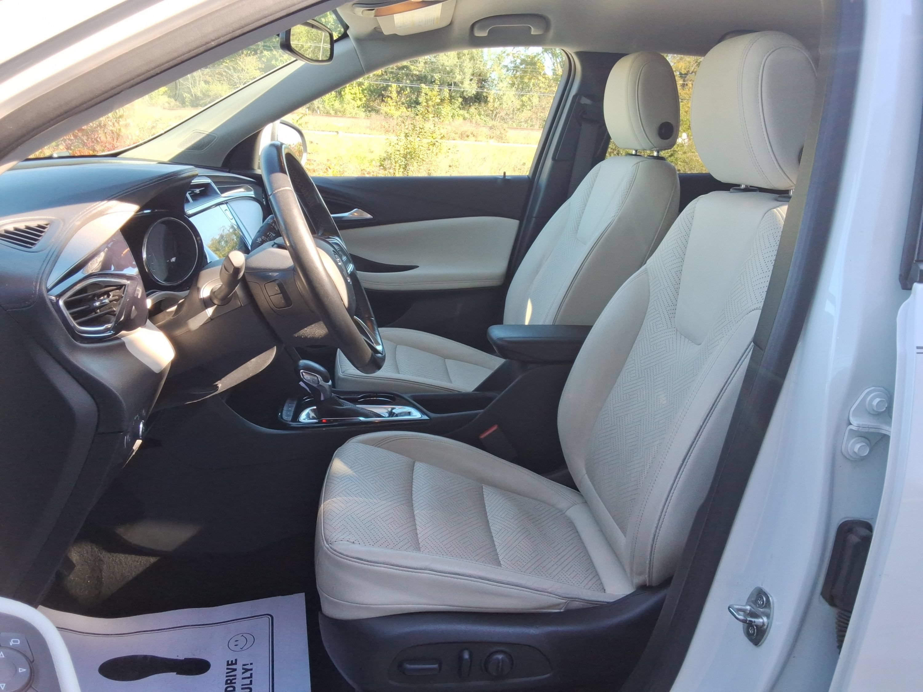 Used 2021 Buick Encore GX Essence AWD/4WD image 27