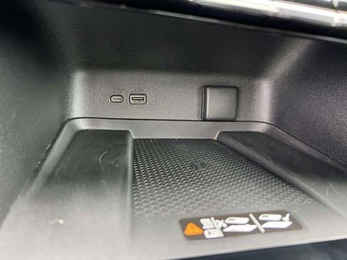 Certified 2025 Chevrolet Traverse LT w/ Sun and Wheel Package image 30