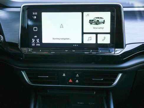 New 2026 Volkswagen Atlas Cross Sport SE image 22