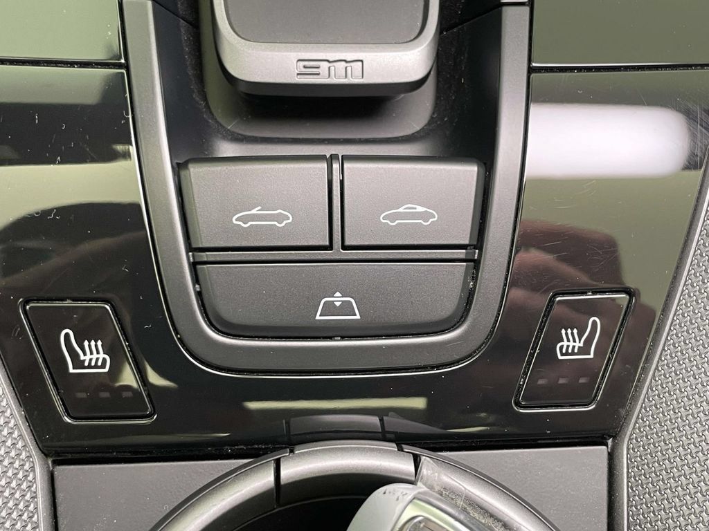 Certified 2024 Porsche 911 Carrera 4S AWD/4WD image 30