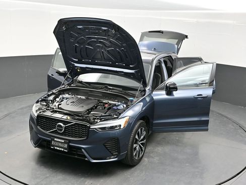 Used 2025 Volvo XC60 B5 Plus AWD/4WD image 38