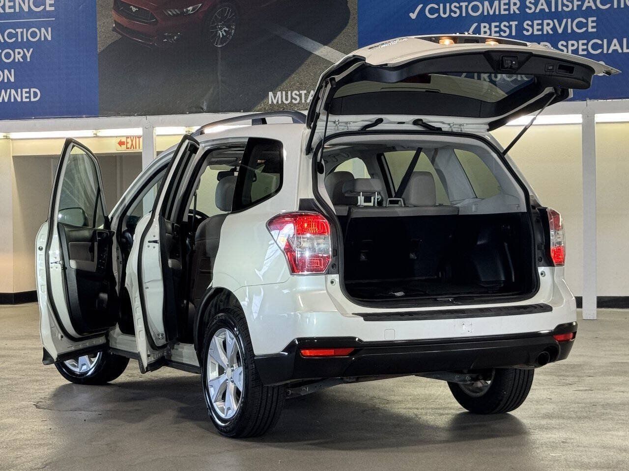 Used 2015 Subaru Forester 2.5i Limited AWD/4WD image 5
