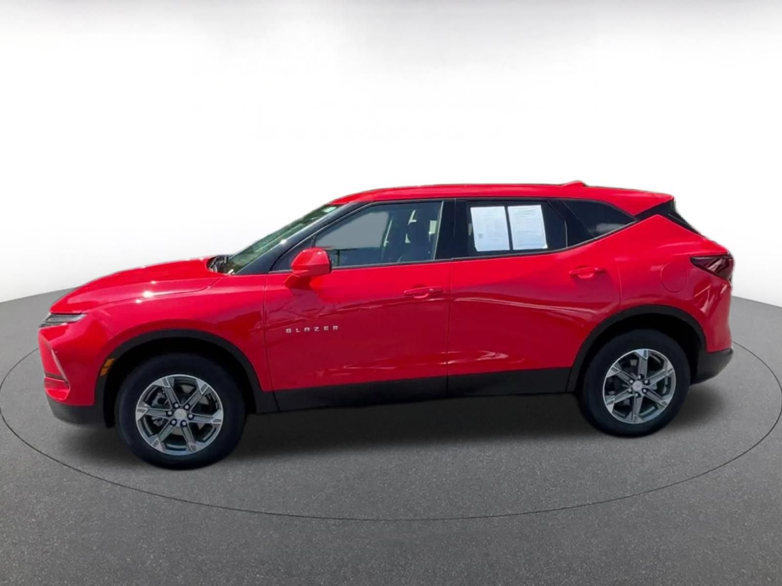 Used 2026 Chevrolet Blazer LT FWD image 8