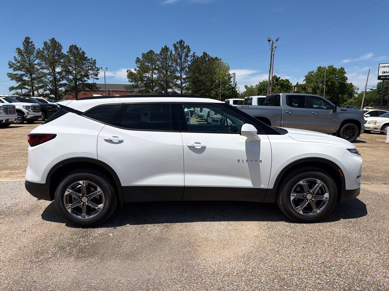 Used 2024 Chevrolet Blazer LT w/ Convenience Package FWD image 6