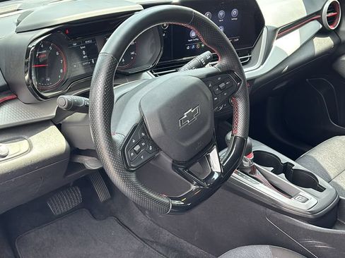 Used 2024 Chevrolet Trax RS FWD image 22
