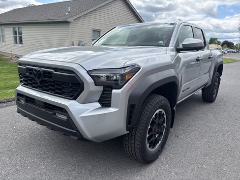 New 2026 Toyota Tacoma 4x4 Double Cab image 7