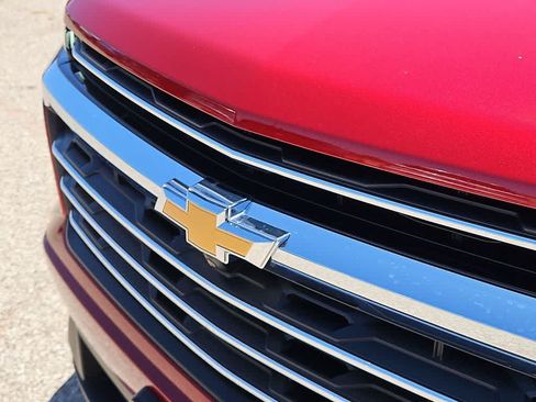 Used 2026 Chevrolet Traverse LT w/ Driver Confidence Package FWD image 13