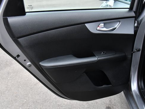 Used 2023 Kia Forte LXS image 28