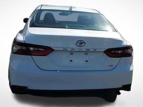 Used 2024 Toyota Camry LE image 5
