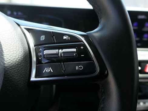 Used 2025 Kia Seltos S FWD image 16