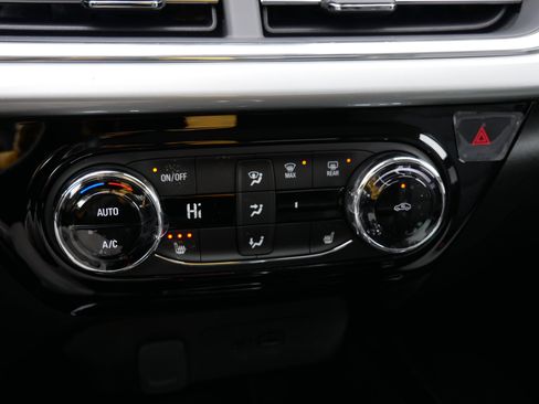 New 2026 Chevrolet Trax LT w/ Driver Confidence Package image 19