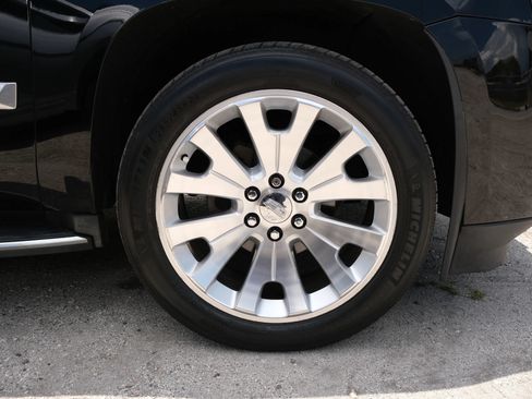 Used 2016 Cadillac Escalade Luxury AWD/4WD image 21