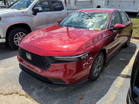 Used 2024 Honda Accord EX image 3
