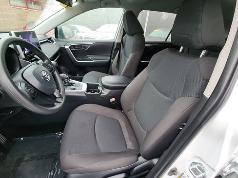 Certified 2025 Toyota RAV4 LE image 20