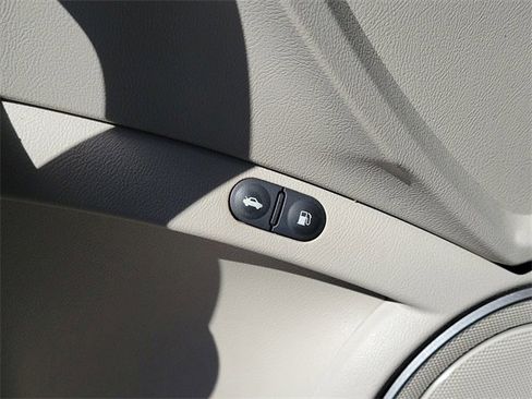 Used 2010 Acura TL w/ Technology Package image 31