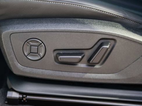 New 2025 Audi Q6 e-tron Premium image 22