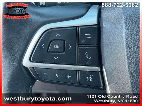 Used 2022 Toyota Highlander LE AWD/4WD image 24