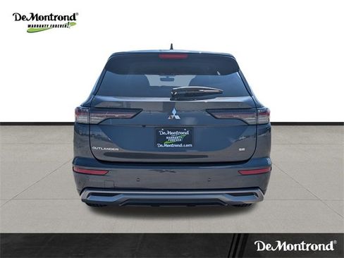 New 2025 Mitsubishi Outlander SE image 6