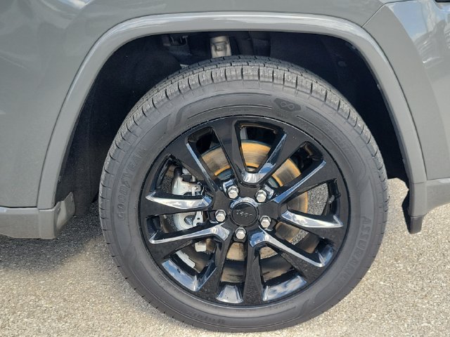 Used 2021 Jeep Grand Cherokee Laredo X AWD/4WD image 12