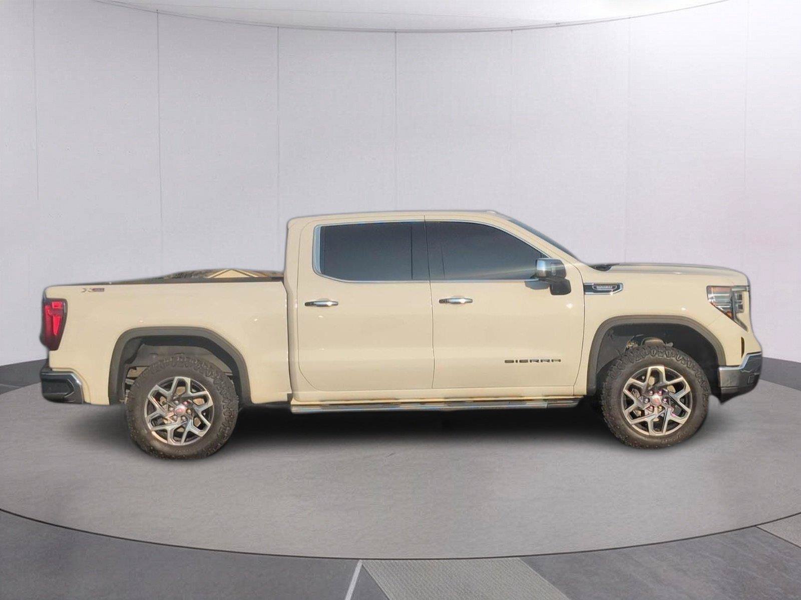 Used 2023 GMC Sierra 1500 SLT w/ SLT Premium Package AWD/4WD image 8