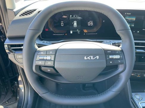 New 2026 Kia Sportage LX w/ LX Convenience Package FWD image 13