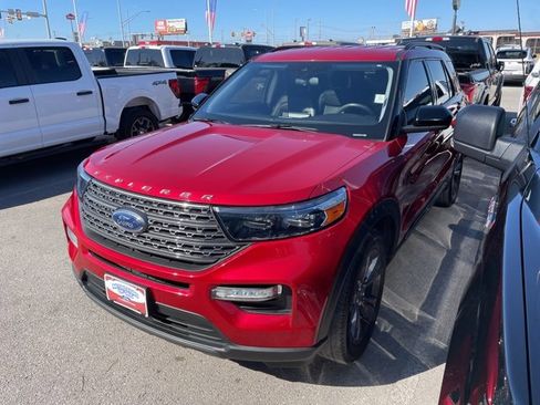 Certified 2022 Ford Explorer XLT w/ Equipment Group 202A image 2
