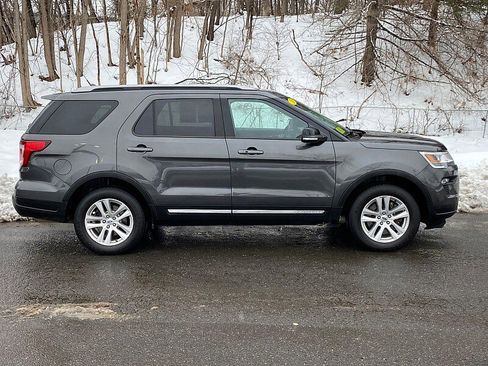 Certified 2018 Ford Explorer XLT w/ Equipment Group 202A image 5