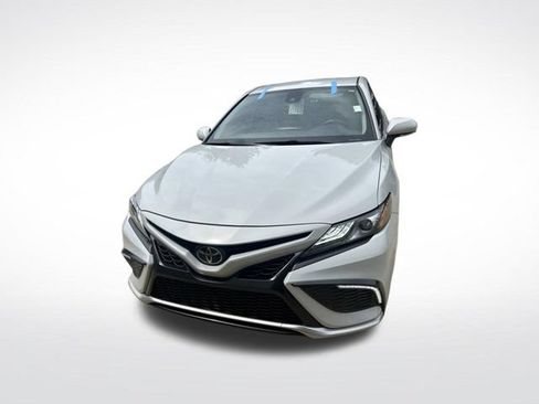 Used 2023 Toyota Camry XSE FWD image 2