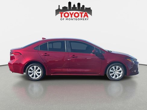 Used 2024 Toyota Corolla LE image 2