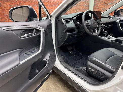 Used 2023 Toyota RAV4 XLE Premium AWD/4WD image 10