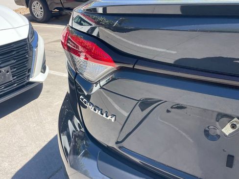 Used 2025 Toyota Corolla SE w/ Convenience Package image 5