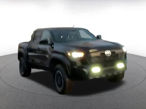 Used 2025 Toyota Tacoma SR image 4