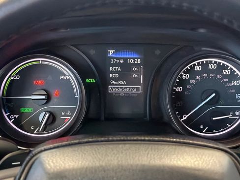 Used 2023 Toyota Camry SE w/ Cold Weather Package image 25