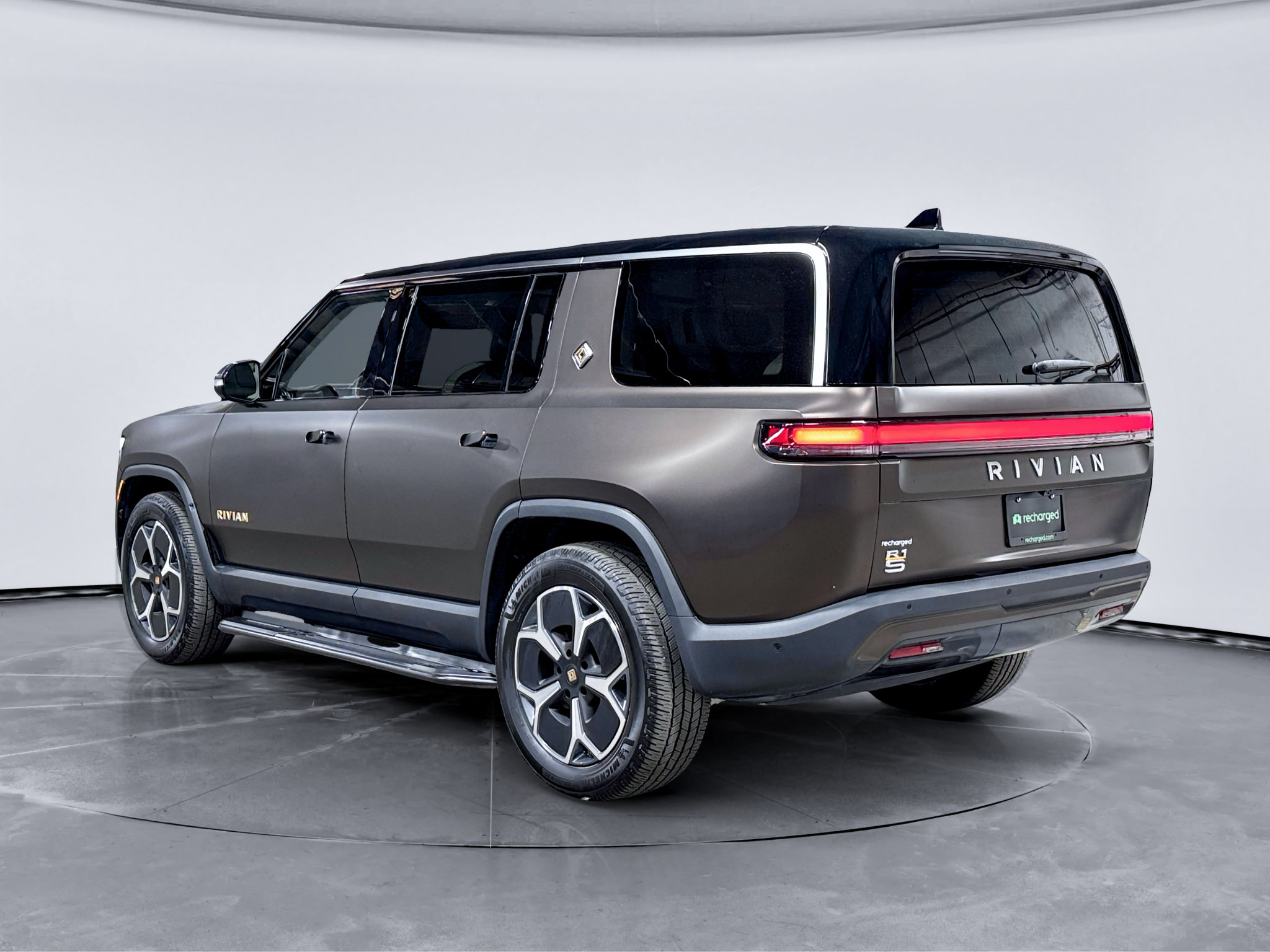 Used 2023 Rivian R1S Adventure Quad AWD/4WD image 2